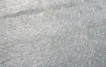 Leitfie laminate fibreglass or shingles?